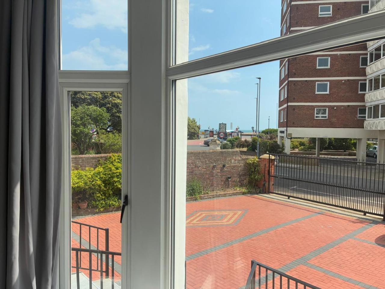 Inn By The Sea, Portsmouth - En Suite Rooms With Sea View Possible, Parking Ev 22Kw Exterior photo