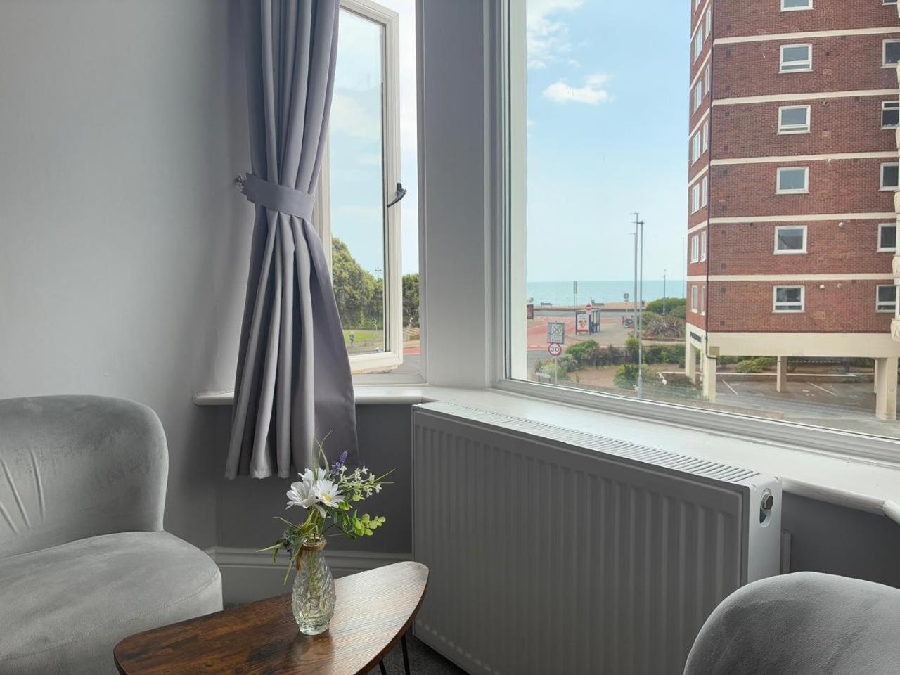 Inn By The Sea, Portsmouth - En Suite Rooms With Sea View Possible, Parking Ev 22Kw Exterior photo
